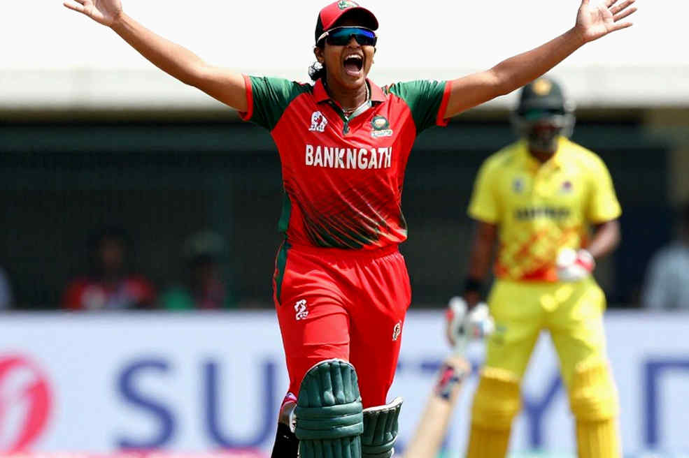 স্কিডের প্যাচ নোট: বাবর আউট হলেন যেভাবে, পাকিস্তান আটকে গেল যেখানে