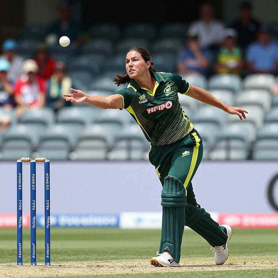 Ebadot's 11 Overs in the Abu Dhabi Heat: The Arithmetic of a Bowling Workload