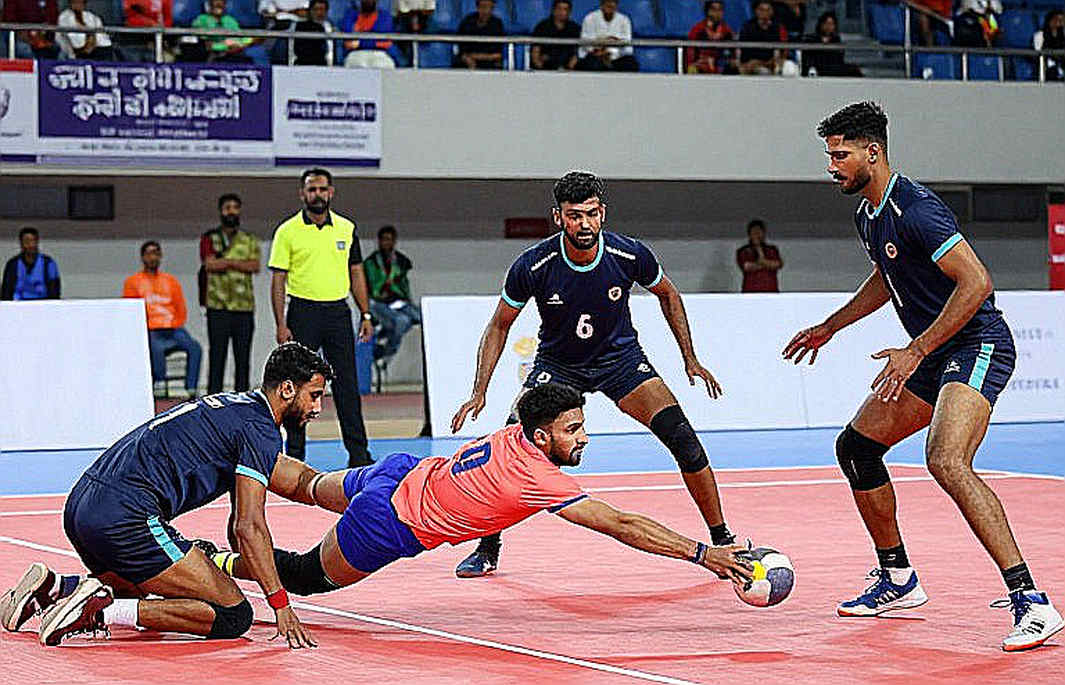 সুনীলের আর্মব্যান্ড, পাওয়ানের পতাকা: জাপানের বিপক্ষে ভারতের আসল প্রশ্নটা রেইডিং ইউনিটে