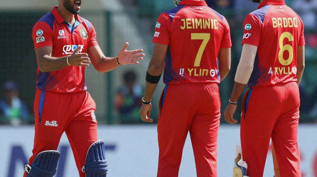 কিমো পলের পাঁচ উইকেট, হায়দ্রাবাদে ভারতের ২৪ রানে হার: সিরিজ ২-২ সমতায়