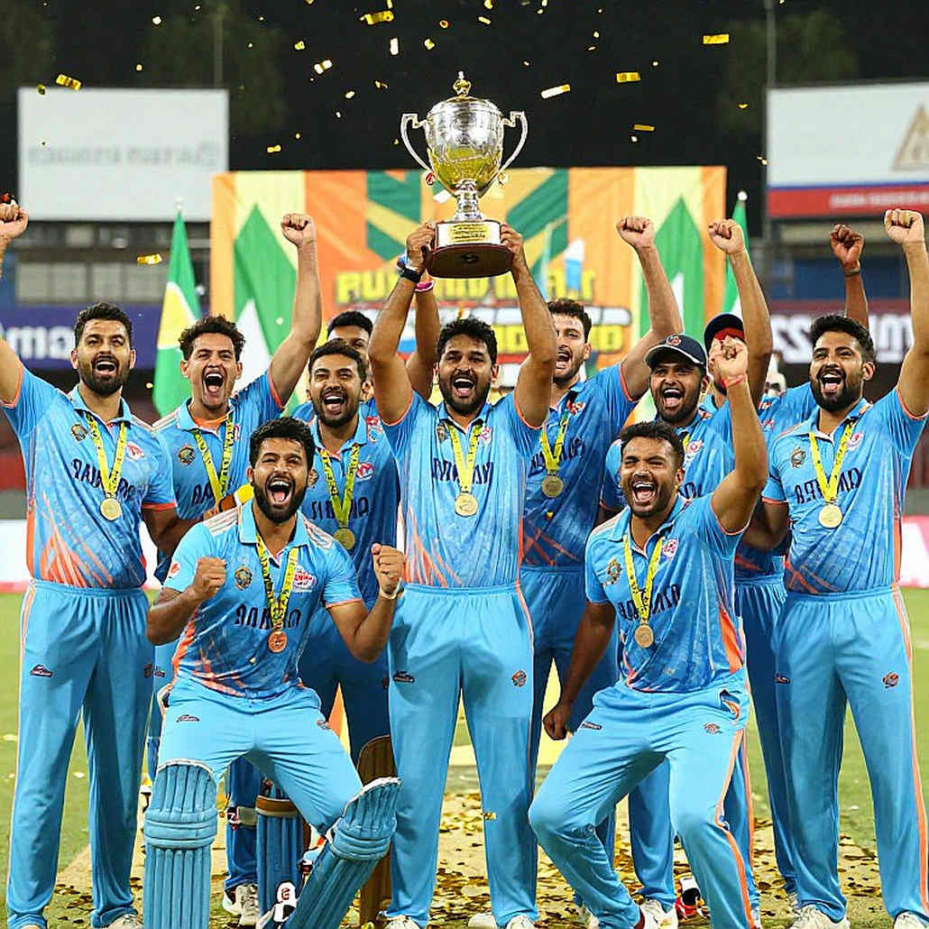 পুদুচেরির সকাল সাড়ে নয়টা: এ-দলের সিঁড়ি, হার্দিকের কাফ আর একটি স্ট্রিমের নীরবতা