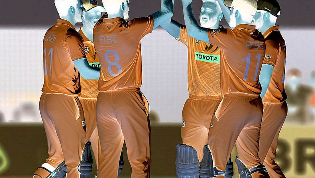 নিলামের খাতা মিথ্যা বলে না: ২৯ লাখে কিশোর, ১৫ লাখে কিংবদন্তি — SA20-এর দাম-তালিকার ফাটল