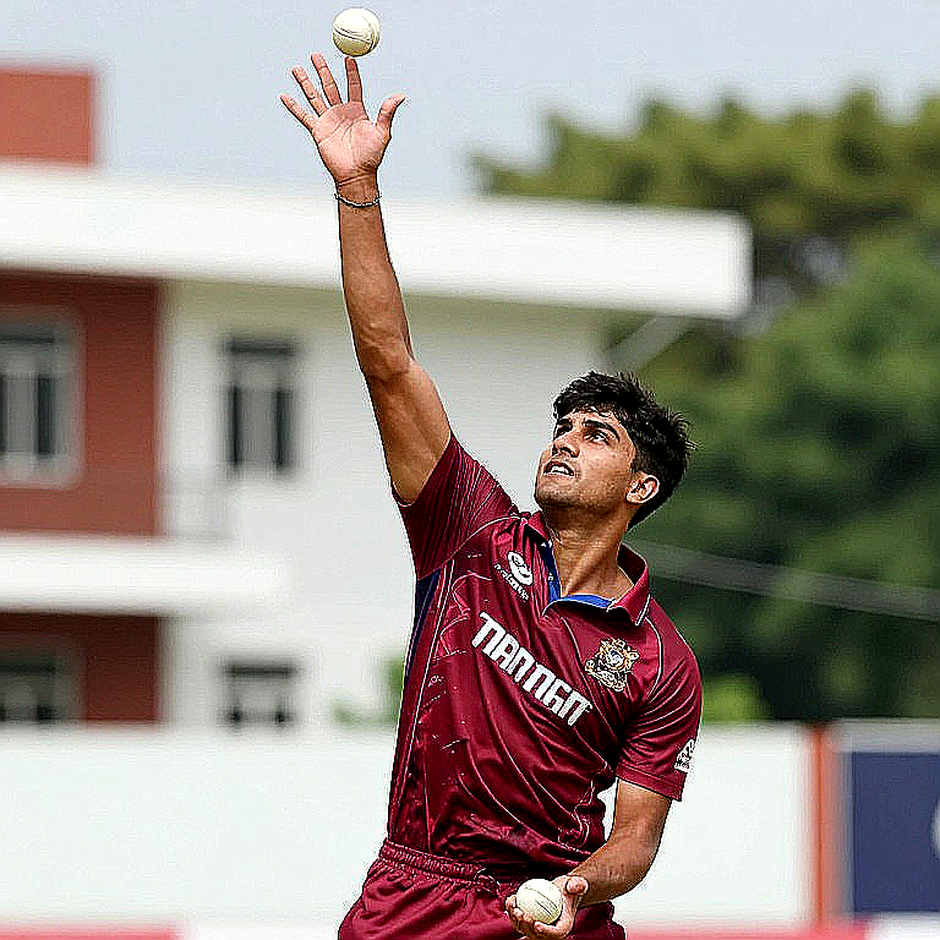 পাঁচ বছর পর জামালের গোল, কিন্তু আকৃতি বদলায়নি — বদলেছে লাইনের মধ্যেকার ফাঁক পাঁচ বছর পর জামালের গোল, কিন্তু আকৃতি বদলায়নি — বদলেছে লাইনের মধ্যেকার ফাঁক