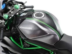 Kawasaki Ninja H2 Carbon -PLASTIC MODELS Store 83475f629f8e85e2234ad9364c676b4a